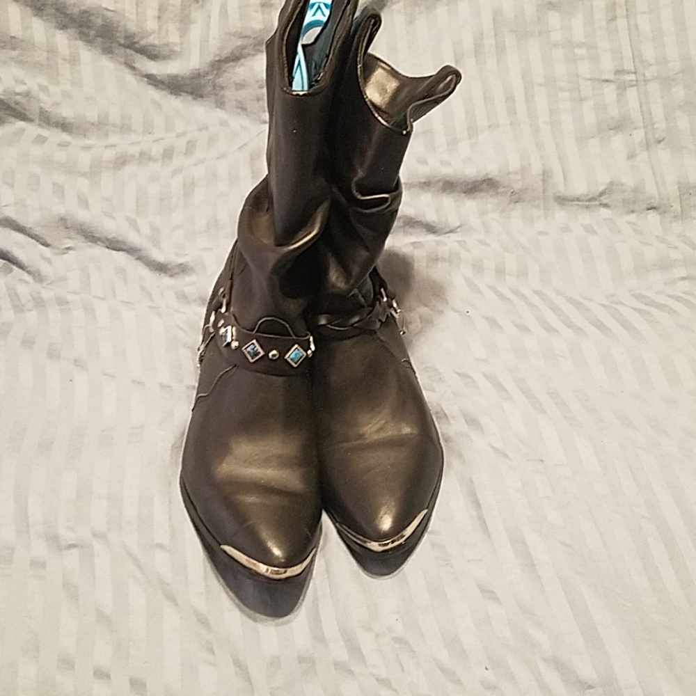 Black slouch cowgirl boots silvertips EUC